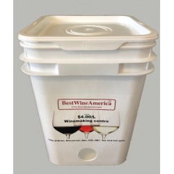 Plastic box for wine bag with cover